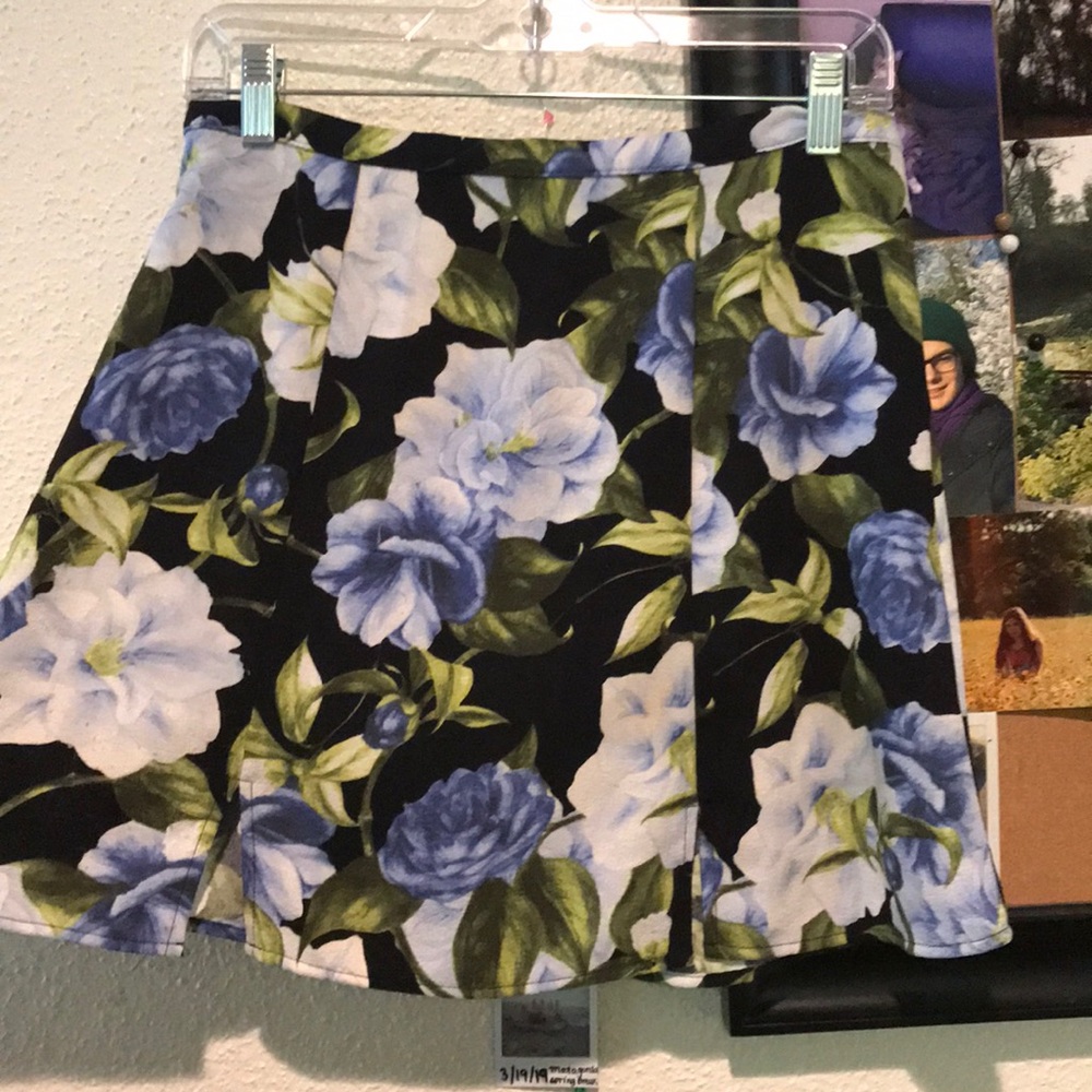 AA floral mini skirt